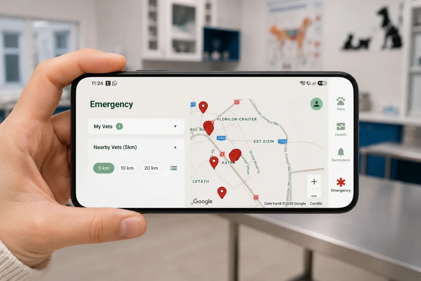 Nahaufnahme einer Person, die ein Smartphone hält und die Keia-App nutzt, um die nächstgelegene Tierarzt-Notfallpraxis zu finden